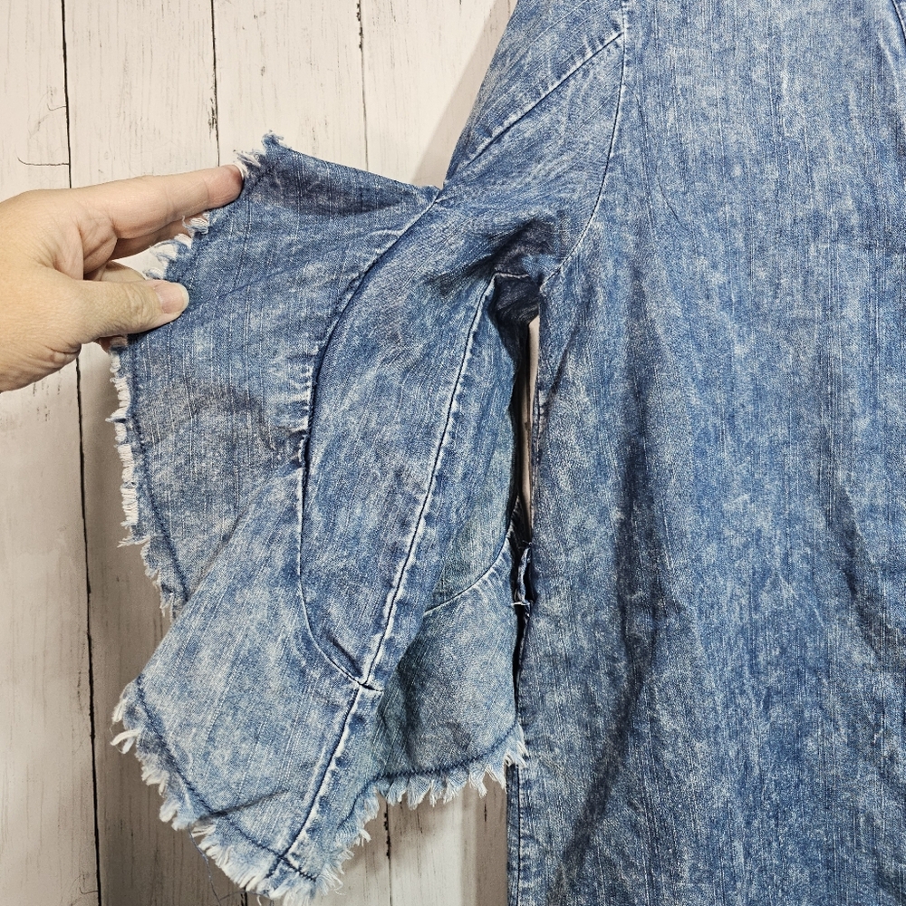 Given Kale Women's Denim Dress Flare Flutter Sleeve Raw Hem Button Front Size M. - Picture 4 of 9